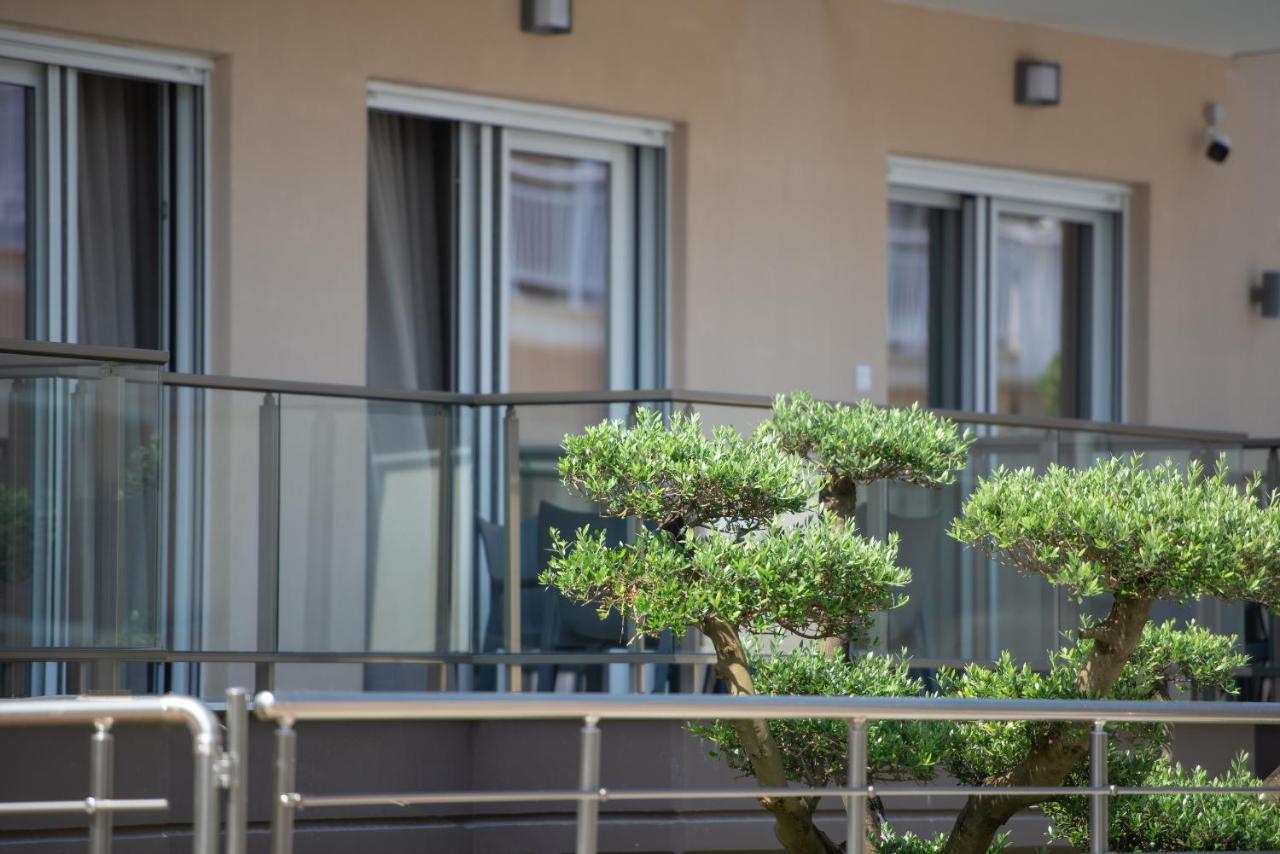 Crist Luxury Apartment Nea Poteidaia