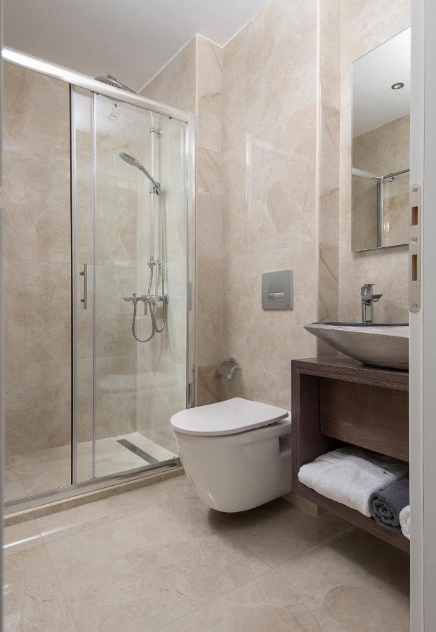 Crist Luxury *